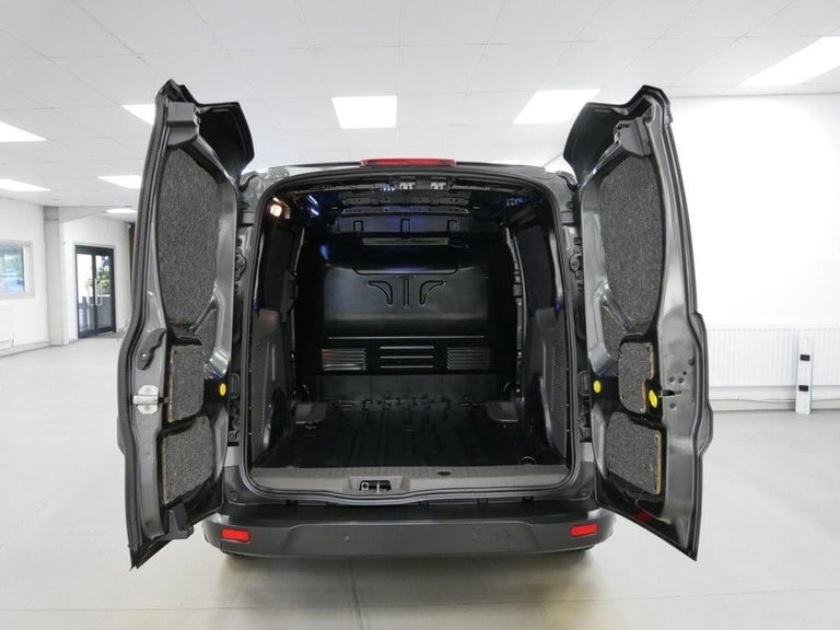 68 TRANSIT CONNECT 1.5 EBL 120 BHP L1 LIMITED NAV AUTOMATIC ( NO VAT ! )