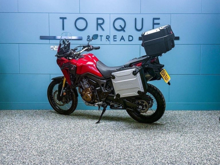 2017 17 HONDA CRF1000L AFRICA TWIN 1000 MANUAL - LOW MILES - FULL LUGGAGE
