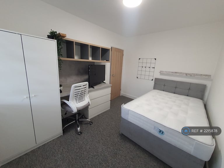 1 bedroom in Day Crescent, Bath, BA2 (#2215878)