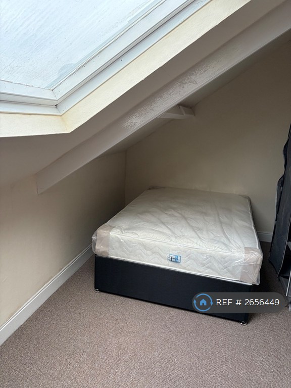 5 bedroom flat in Fenham, Newcastle Upon Tyne, NE4 (5 bed) (#2656449)