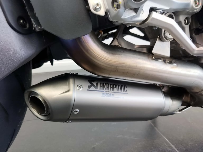 2025 Ducati Streetfighter V4S Red 562 Miles Akro Exhaust | £372 Dep & £372 pcm