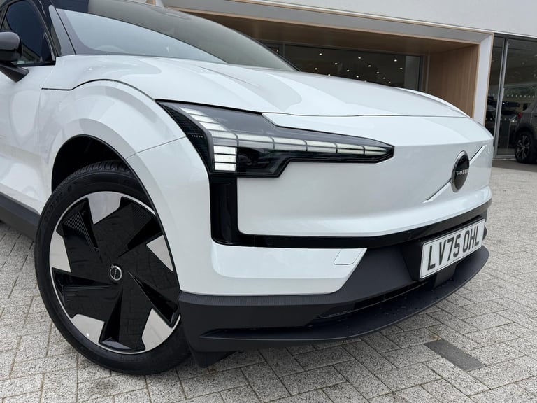 2025 Volvo EX30 Single Motor Extended Range 69kWh Plus SUV 5dr Electric Auto (272 ps) ESTATE Elec...