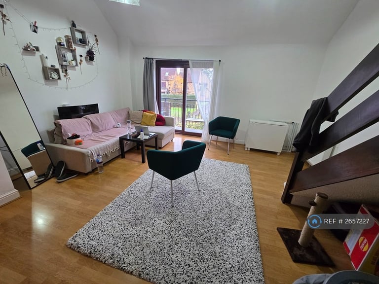1 bedroom flat in Maiden Place, Lower Earley, Reading, RG6 (1 bed) (#2657227)