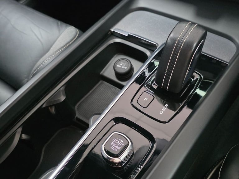 2021 Volvo V60 2.0 B3 MHEV R-Design Estate 5dr Petrol Hybrid Auto Euro 6 (s/s) (163 ps) Estate PE...