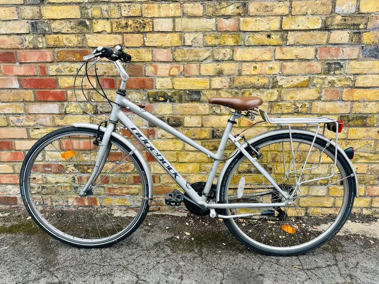 Ridgeback Velocity Hybrid Bike, Excellent Condition, 17” Frame (Size M)
