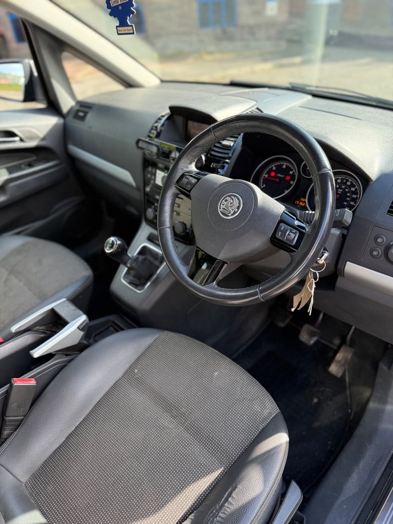 Vauxhall, ZAFIRA, MPV, 2011, Manual, 1686 (cc), 5 doors