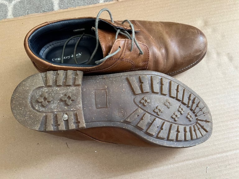 Mens casual Country Jacks leather shoes size 11  tan