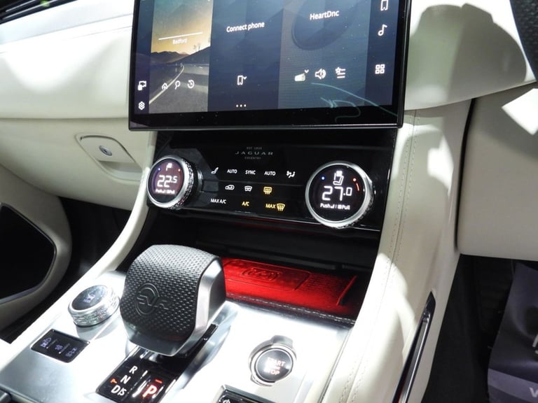 2023 23 JAGUAR F-PACE 5.0 P550 V8 SVR SUV 5DR PETROL QUICKSHIFT AWD EURO 6 (S/S)