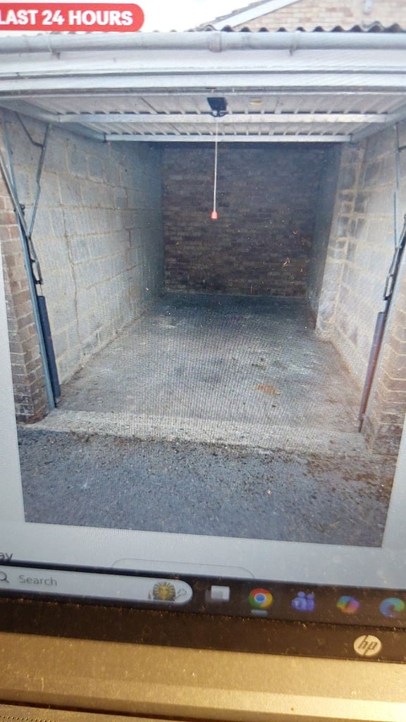 WANTED LOCK UP GARAGE TO BUY MUST BE FREEHOLD 