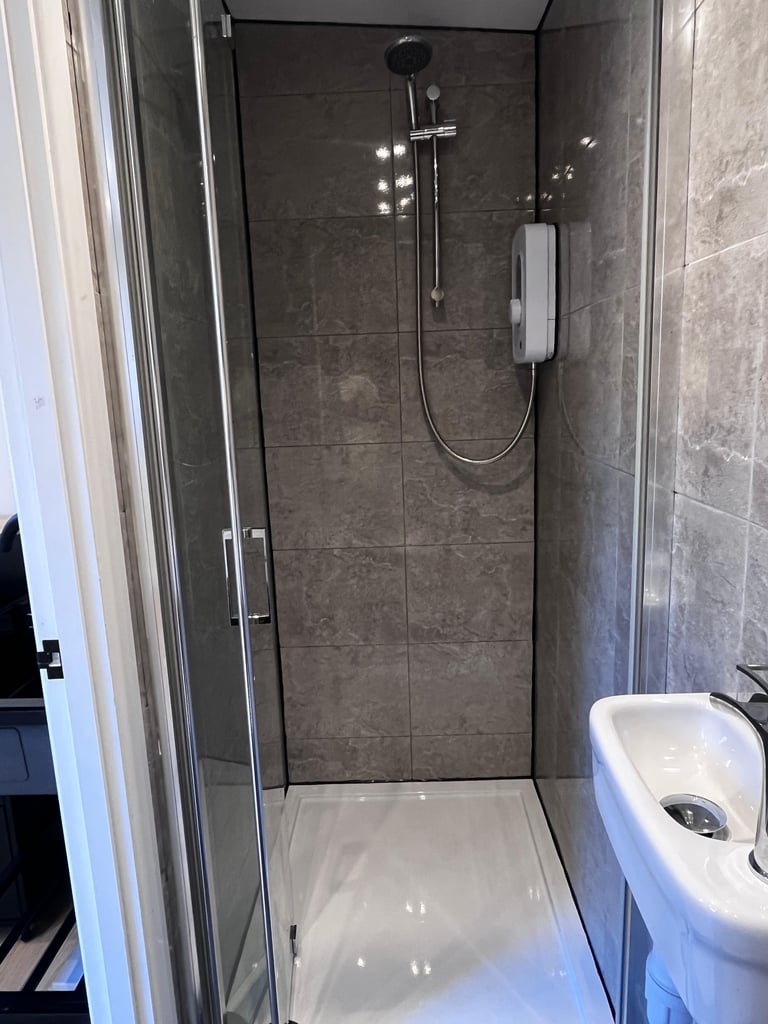 Studio Room with kitchen and ensuite bathroom