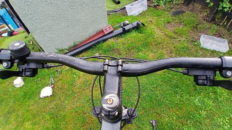 Hardtail Cannondale trail bike