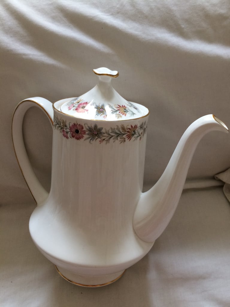 image for English tea pot full set Brand New