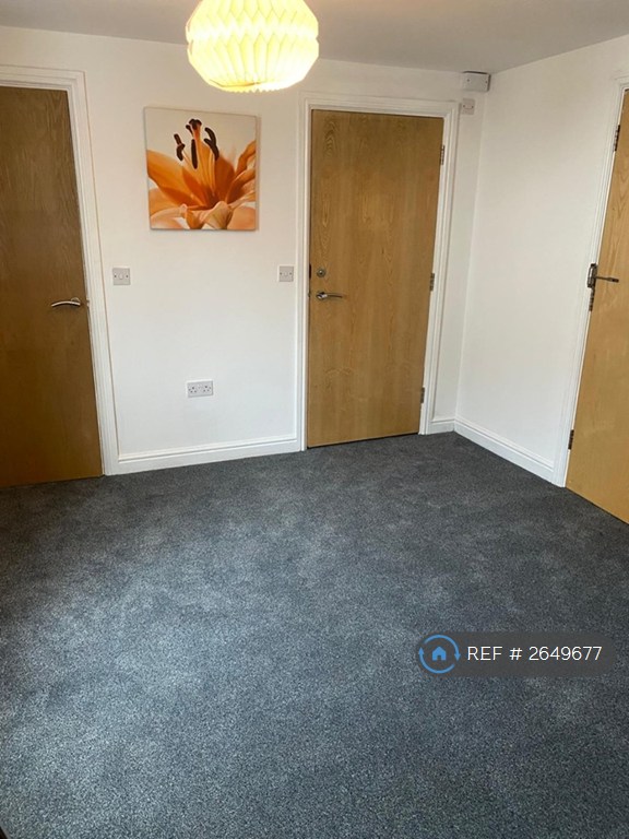 1 bedroom flat in Hilltop Road, Bristol, BS16 (1 bed) (#2649677)