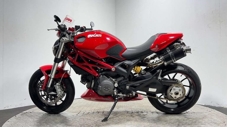 Ducati Monster [Phone number removed]K STREETFIGHTER WARRANTY NEW MOT RIDES GREAT