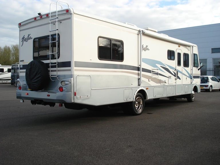 Fleetwood Fiesta 32S american motorhome rv PETROL AUTOMATIC 2007/53