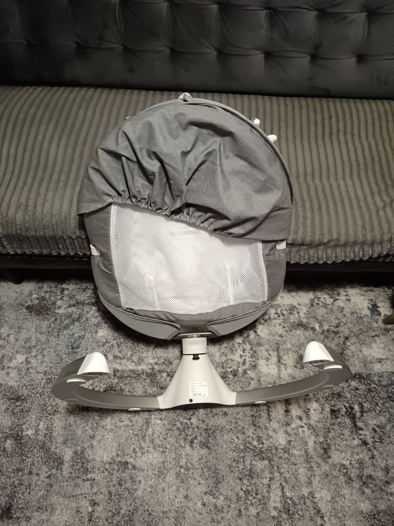 AS NEW Electric Baby Bouncer Swing with Remote Control and Charger 