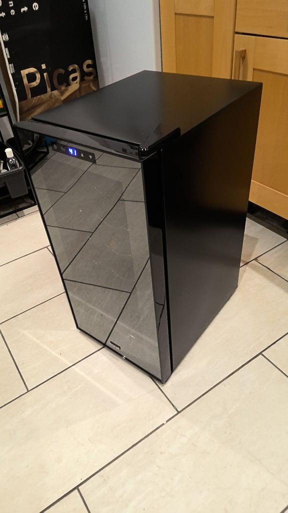 wine fridge made by Baridi,
