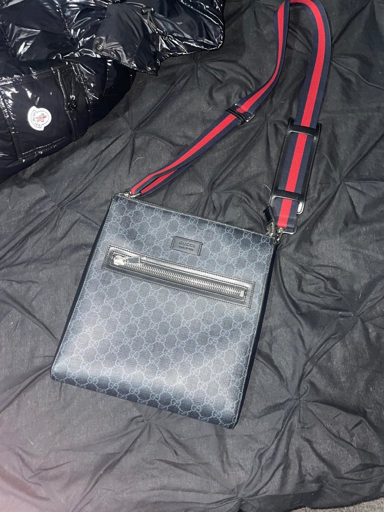 image for gucci gg supreme Manbag large 