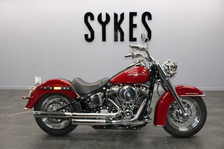 2019 Harley-Davidson FLDE Softail Deluxe in Two Tone Red and Black