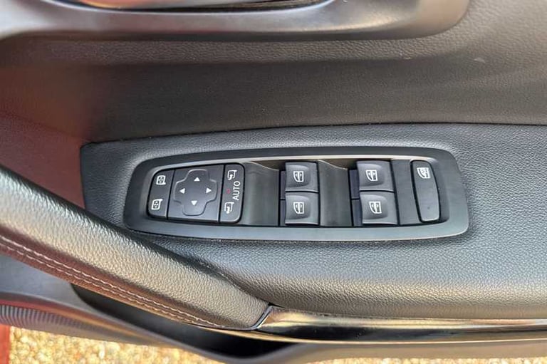 2020 Renault Kadjar 1.3 TCe Iconic SUV 5dr Petrol Manual Euro 6 (s/s) (140 ps) SUV Petrol Manual