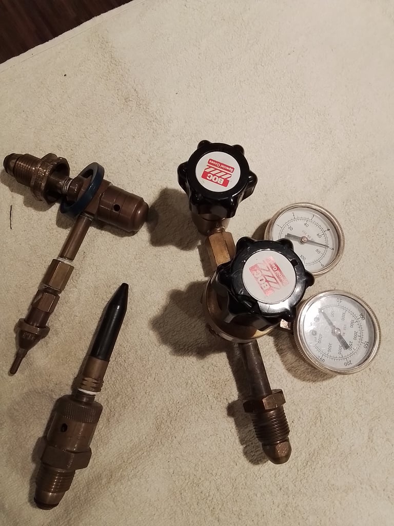 Helium tank valves  