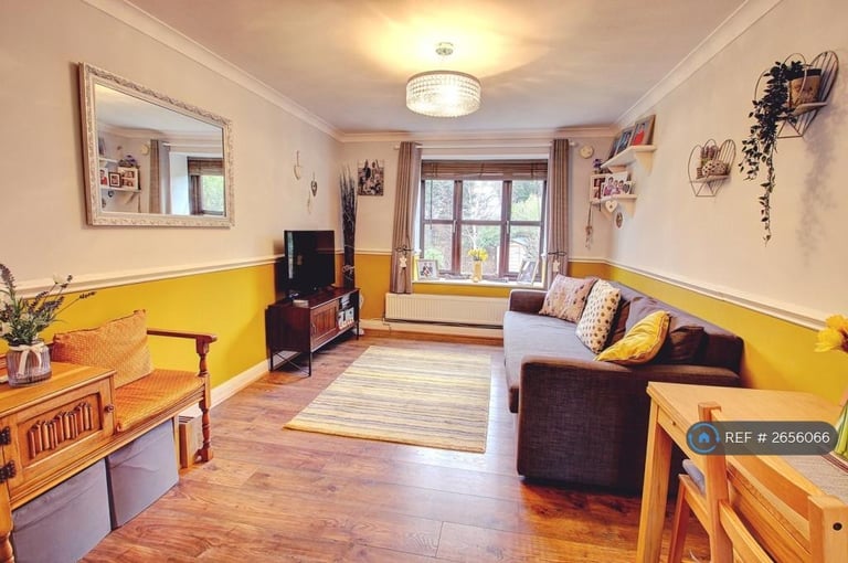 1 bedroom flat in Maple Leaf Close, Biggin Hill, Westerham, TN16 (1 bed) (#2656066)