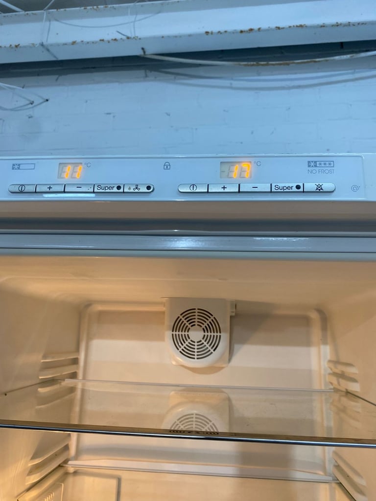 🚚 TopBrand Miele Tall 2M Fridge Freezer