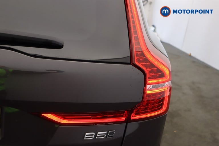 2023 Volvo XC60 2.0 B5P Ultimate Dark 5dr AWD Geartronic SUV Petrol Automatic