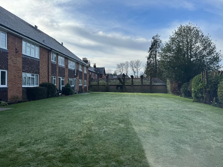 Spacious 2 Bedroom Ground floor Flat Rear Garage - Mardon , Westfield Park , Hatch End, HA5 4JQ
