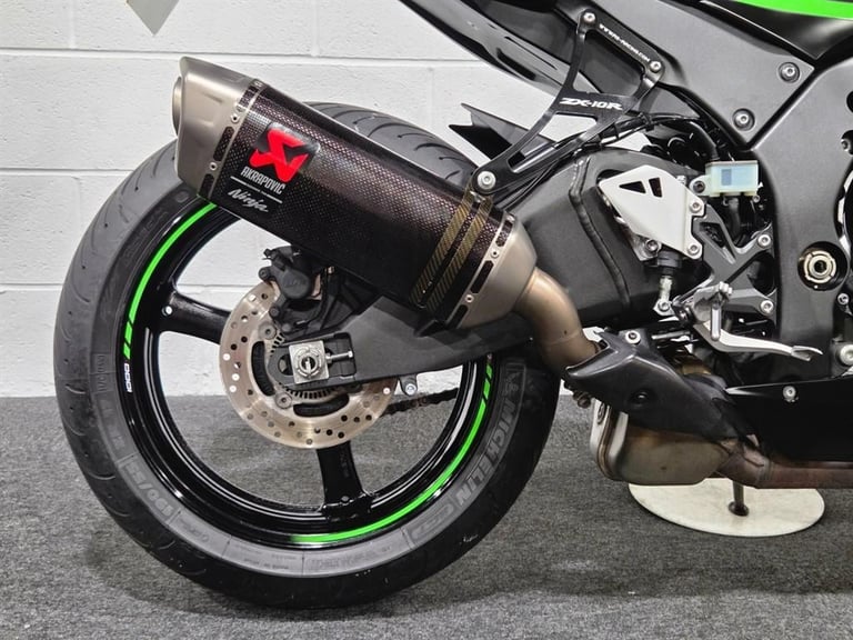 Kawasaki Ninja ZX-10R 1 OWNER! AKRAPOVIC EHXUAST! KRT REPLICA! FULL SERVICE
