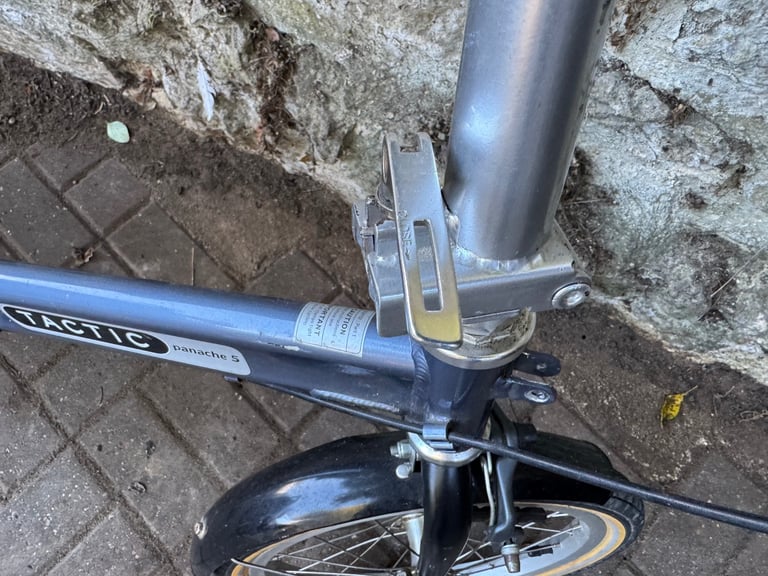 Tactic folding bike