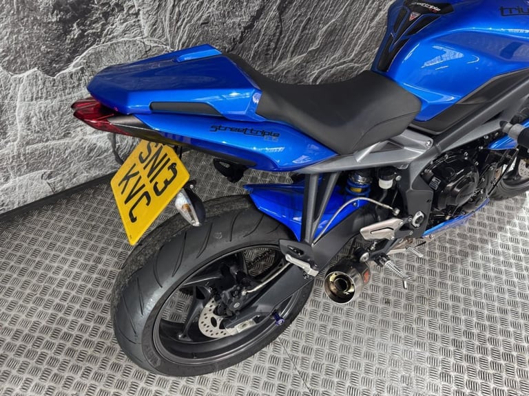 TRIUMPH STREET TRIPLE 675 2013