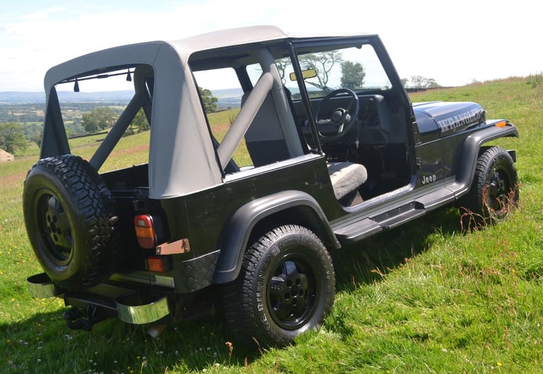 Jeep Wrangler YJ 4.2 Auto Soft Top 1988 for Restoration or Parts 'Free delivery'*