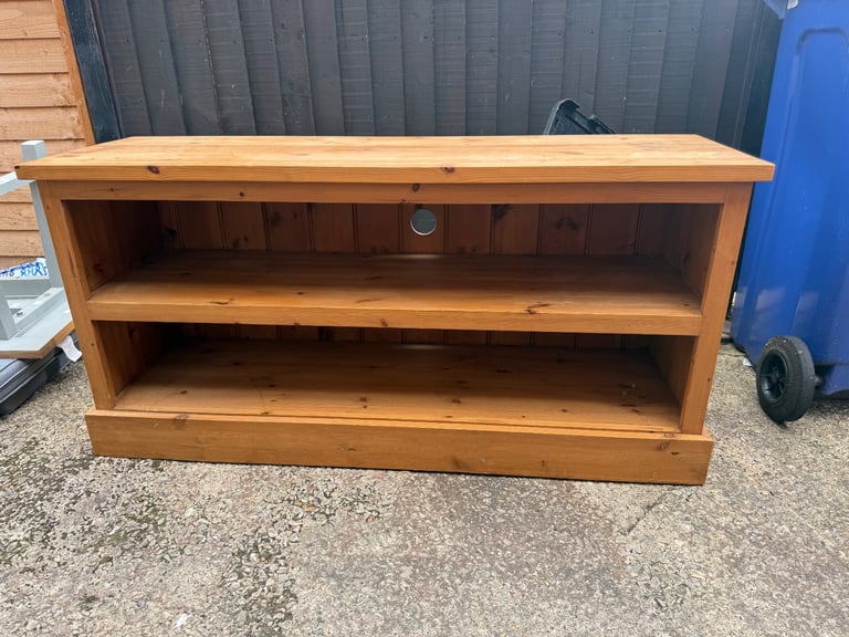 Pine TV unit