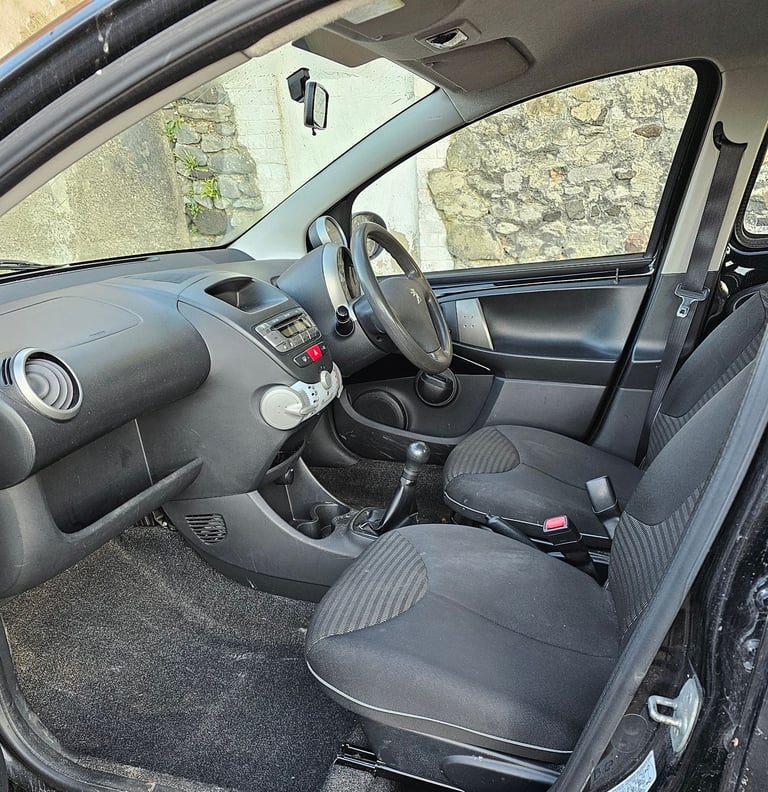 Peugeot, 107, Hatchback, 2014, Manual, 998 (cc), 5 doors