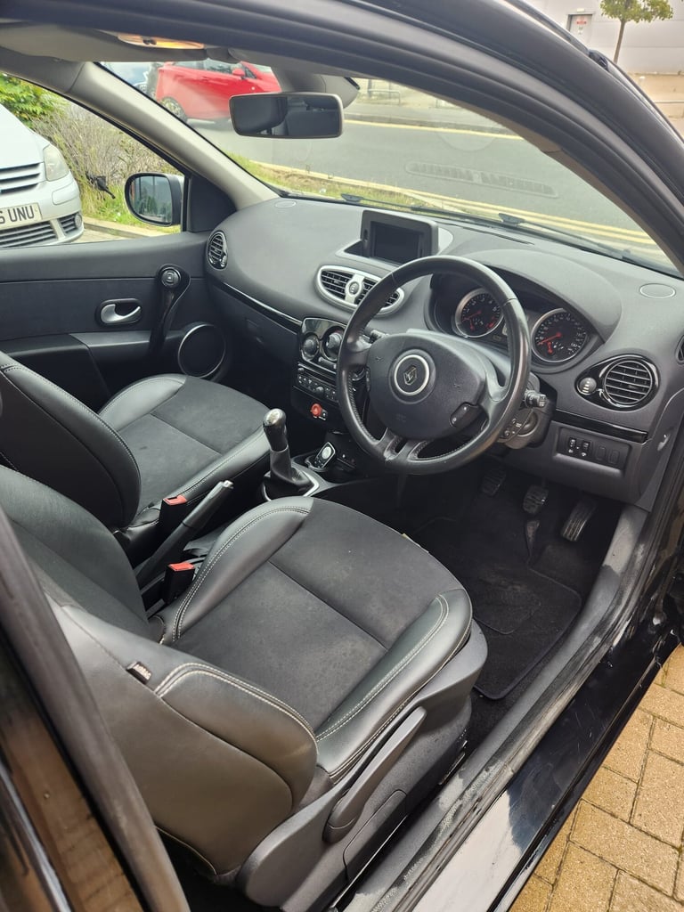 2012 Renault Clio 1.2 16V Dynamique TomTom 3dr HATCHBACK Petrol Manual - Image 11