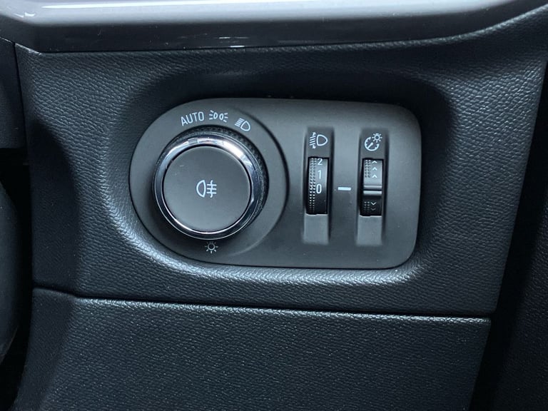 2024 Vauxhall Mokka 100kW Design 50kWh 5dr Auto SUV Electric Automatic