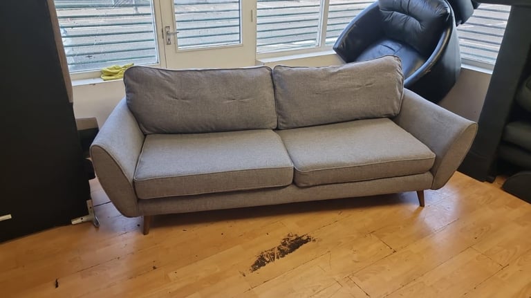 image for DFS FRENCH CONNECTIONS 3+2 SET £220