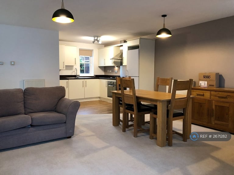 2 bedroom flat in Heath, Cardiff, CF14 (2 bed) (#2671282)