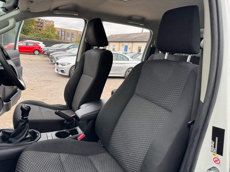 2019 Toyota Hilux Active D/Cab Pick Up 2.4 D-4D PICK UP DIESEL Manual