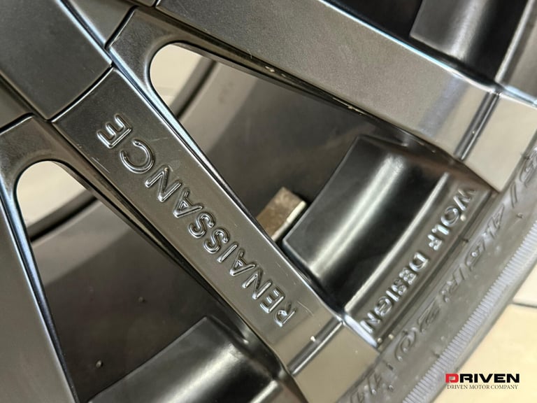 HUGE SPEC! TOYOTA HILUX INVINCIBLE 2.4 D-4D 4WD AUTO + NO VAT + FREE DELIVERY!