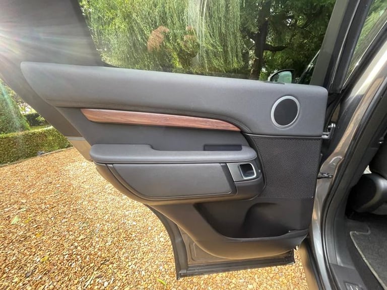 2019 Land Rover Discovery 2.0 SD4 HSE SUV 5dr Diesel Auto 4WD Euro 6 (s/s) (240 ps) 7 SEATER Auto...