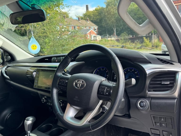2018 Toyota Hilux 2.4 D-4D Invincible Auto 4WD Euro 6 (s/s) 4dr (TSS) PICK UP Diesel Automatic