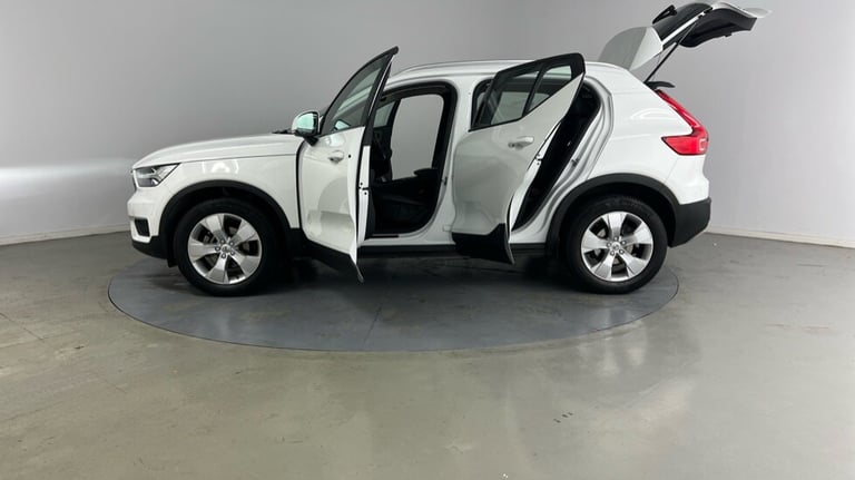 2020 Volvo XC40 T3 Momentum Automatic Estate Petrol Automatic
