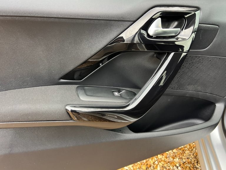 2018 Peugeot 208 1.2 PureTech Allure Hatchback 5dr Petrol EAT Euro 6 (s/s) (110 ps) Hatchback Pet...