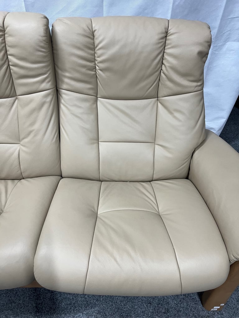 Ekornes Stressless Buckingham leather recliner sofas U.K. delivery available 