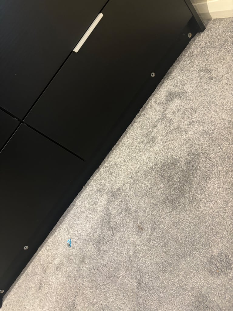 6 drawer dresser and 2 bedside tables 