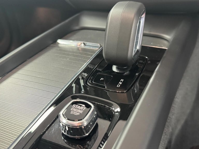 VOLVO XC60 2.0h T6 Recharge 18.8kWh Plus Auto AWD Euro 6 (s/s) 5dr 2024