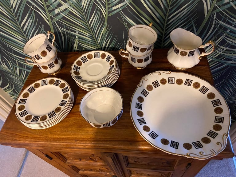 image for Lubern Bone China 22 Kt Gold Sunflower Tea Set