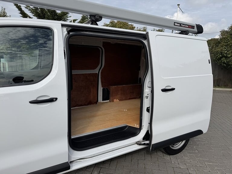 2022 Citroen Dispatch BlueHDi 1400 Enterprise Pro M Panel Van Diesel Manual